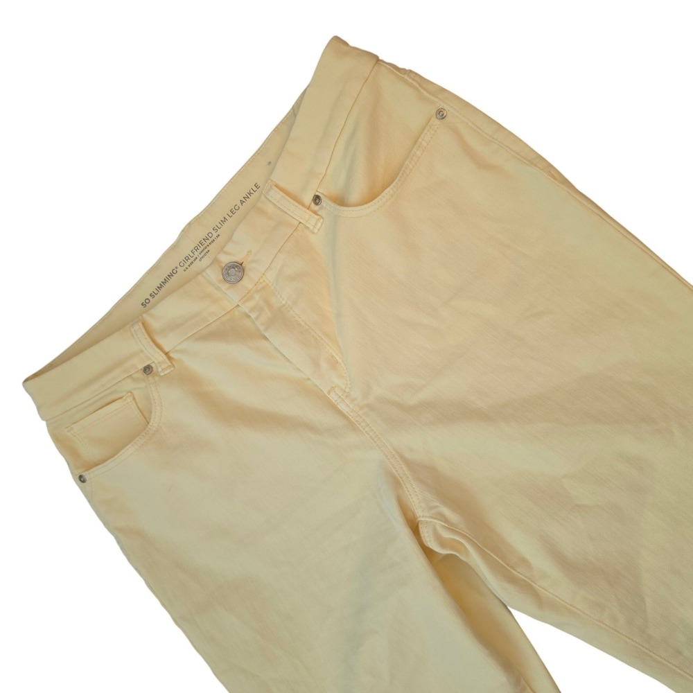Chico's NWOT So Slimming Girlfriend Slim Leg Ankle Jeans Pale Yellow Sz 1.5R 10R - Picture 3 of 7
